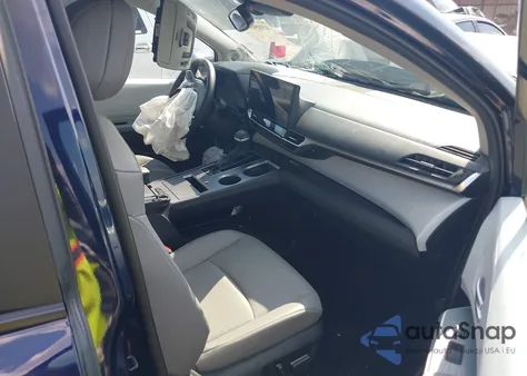 2025 Toyota Sienna Xle z USA, uszkodzony, nr VIN 5TDJRKEC5SS230691